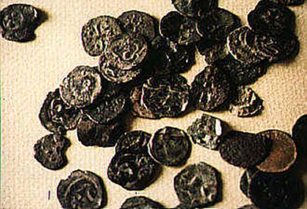 Nogle af de ca. 4000 middelalderm�nter